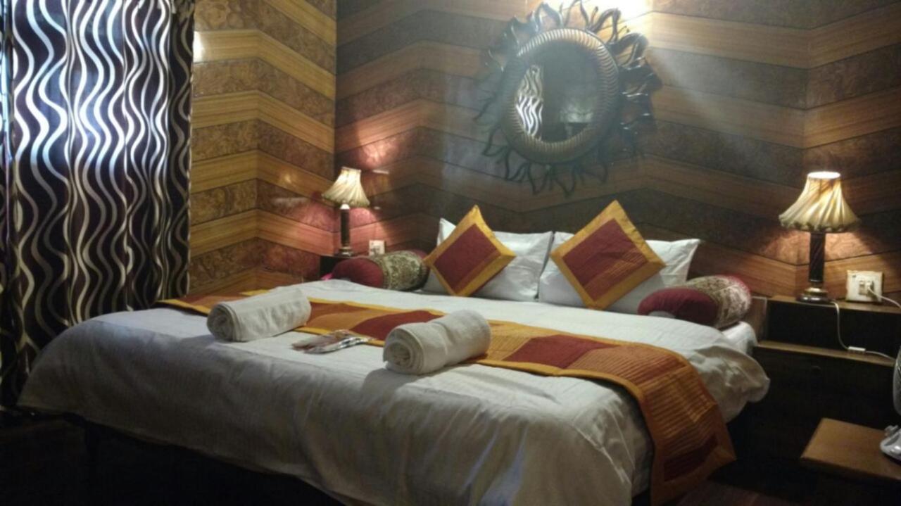 Goroomgo Ankur Lake View Mall Road Nainital - Prime Location With Luxury Room Exteriér fotografie